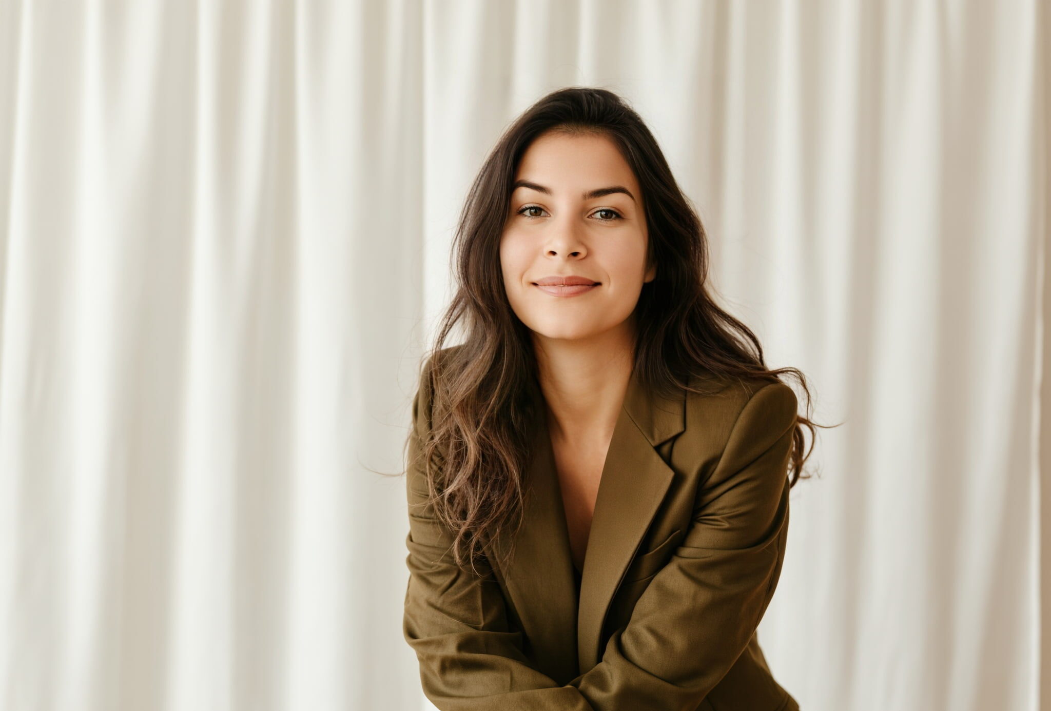 Anne-Sophie, fondatrice du studio youmé, confiante après avoir travaillé son esprit entrepreneurial.